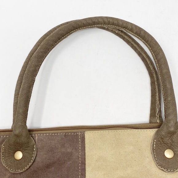 Clea Ray Boneshaker Crossbody/Shoulder Tote Bag - Picture 7 of 10